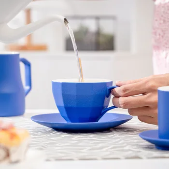 Klein, Azul e Café Caneca de Cerâmica de Luxo Xícaras para café Expresso Cappuccino, Chá da Flor Moderno Design Elegante Copos com Bandeja Conjunto