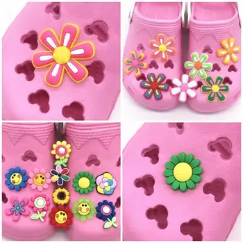 50PCS Tipos de Flores Coloridas Sapato Encantos de PVC, Sapatos, Acessórios de Decoração Diy Writbands Sapato de Fivela para Crianças X-mas Presente