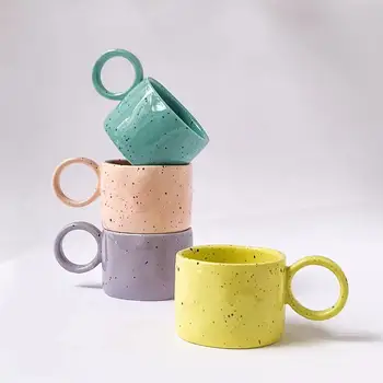 Candy Color Criativa do Anel Identificador de Caneca de Cerâmica de Leite Xícara de Café, Copos de micro-ondas Office Home Forno Moderno aperto de Mão Copos de Presentes